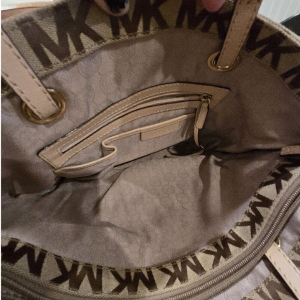 Michael Kors Signature East/West Tote in Brown & Tan – EUC - Picture 3 of 6